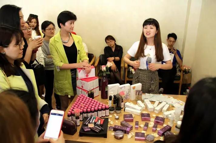 没有专家，没有推销 一场“三无”活动如何赢得人心